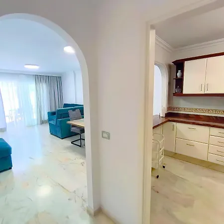 Beautiful 2bed With Fantastic Ocean Views *